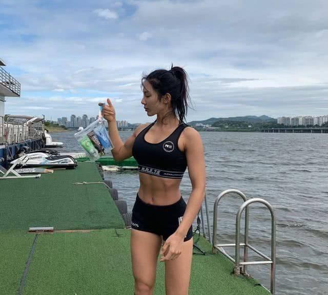 健身女郎_健身女郎图片美国_健身女郎刘岩