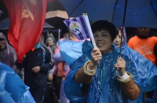 马拉松折返点的设置_马拉松折返点水滴图片_马拉松的折返点