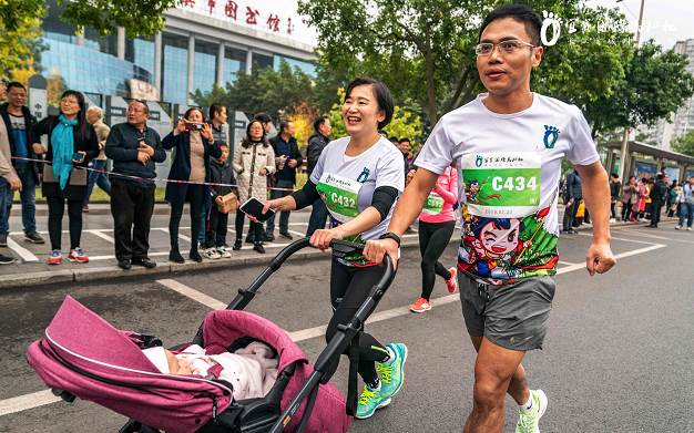 马拉松世界纪录_马拉松的由来_三大马拉松